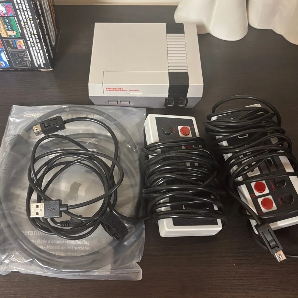 Nintendo Classic Mini Console - Black and Gray
